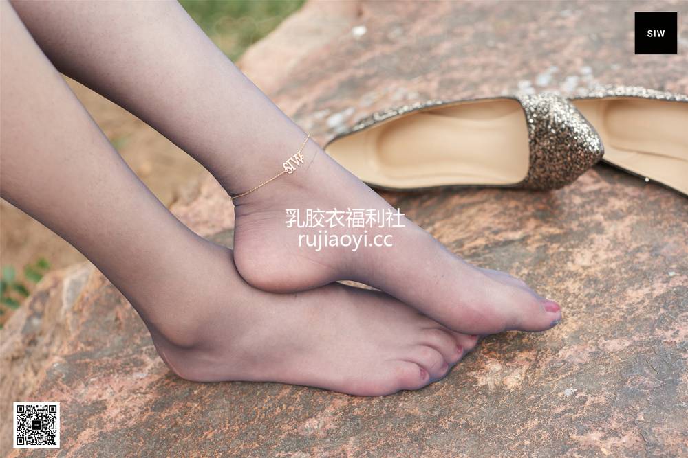 [SIW斯文传媒] VOL.038 林间少女-丽莉 [62P189MB]
