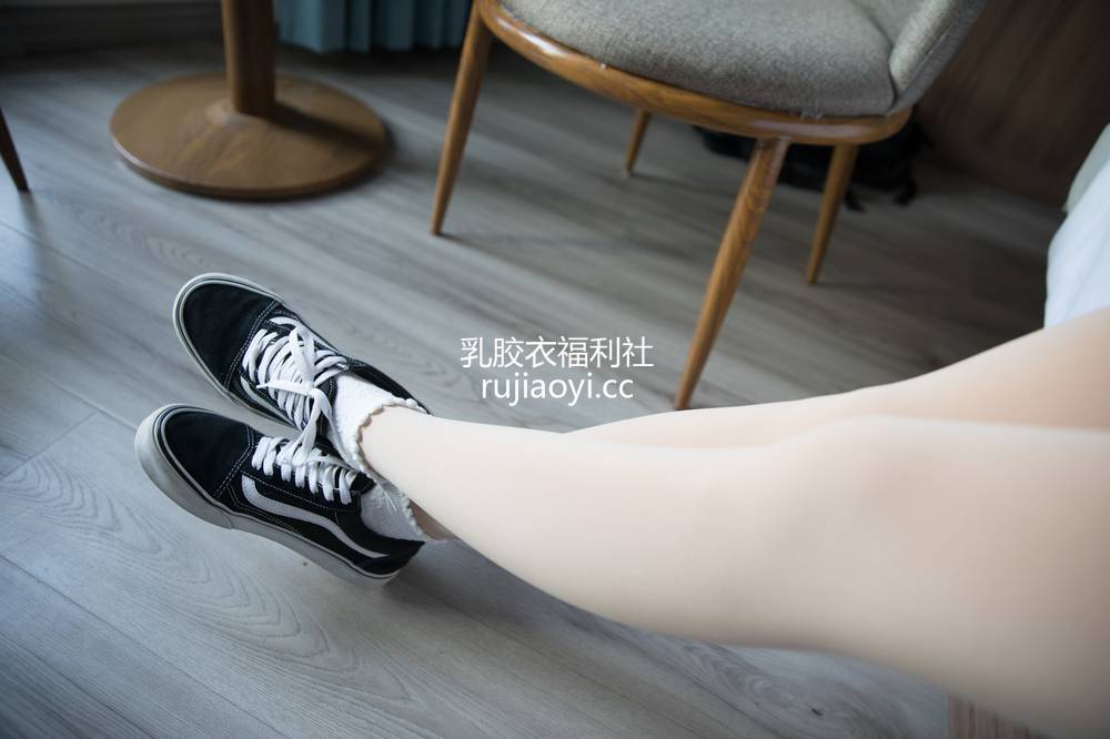 [物恋传媒] No.279 雅梦-一朵冬日暖 [198P1V5.01GB]