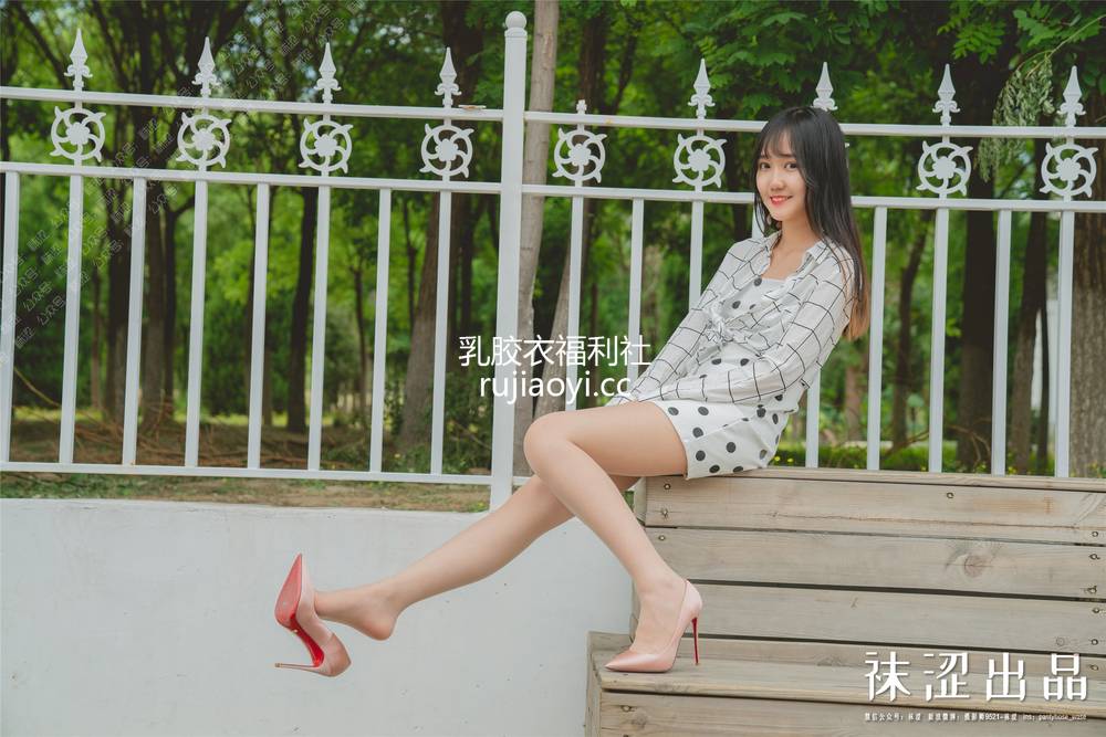 [袜涩] NO.067 女粉丝脸脸特惠图集 [22P34MB]
