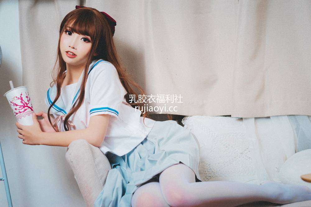 [网红杂图] 可爱人气Coser面饼仙儿 NO.043 JK秀 [16P316MB]