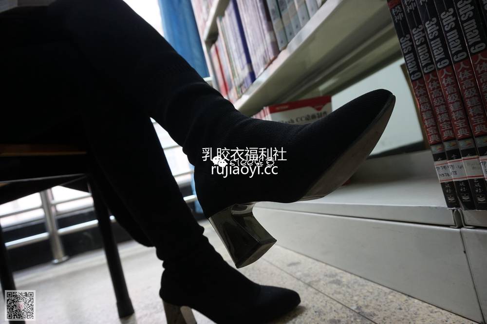 [SIEE丝意] NO.259 莎莎~随手拍红袜子 [44P55.9MB]
