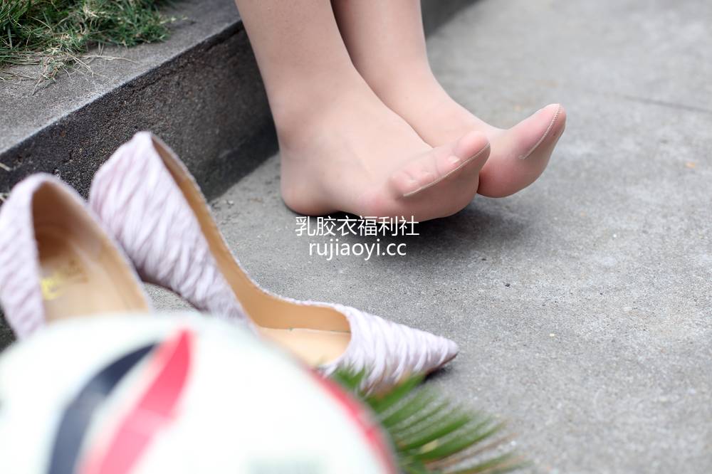 [奈丝写真] NO.118 可乐-运动场之足球宝贝 [47P757MB]