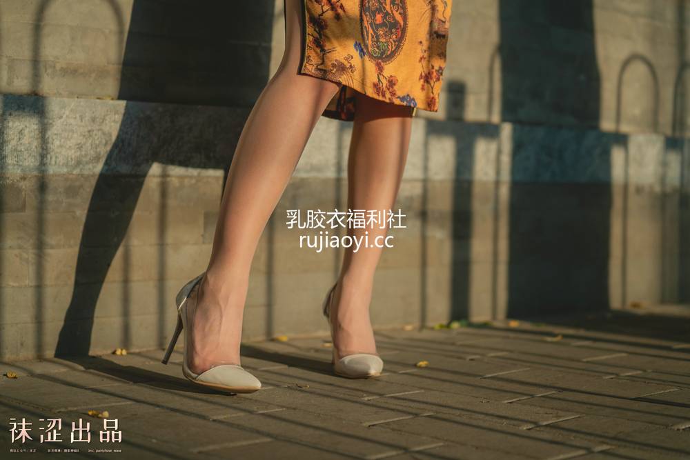 [袜涩] NO.074 刘哈哈-黄袍 [53P105MB]