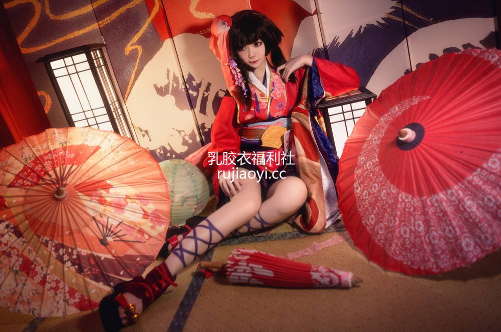 [网红杂图] 南桃Momoko – 神乐和服 [13P29MB]