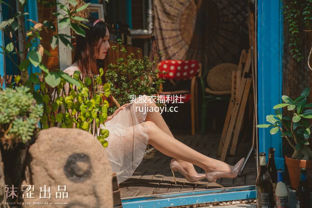 [袜涩] NO.066 思甜 呼吸小院 [60P0.99G]