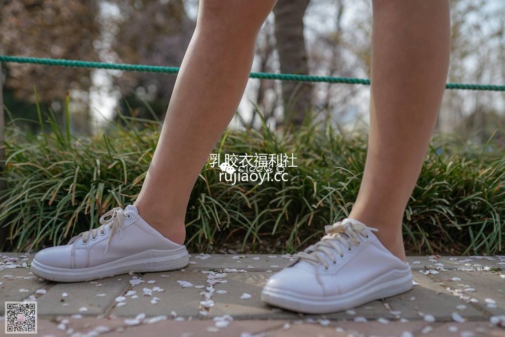 [SIEE丝意] NO.269 小月 浓浓春意 [29P88MB]