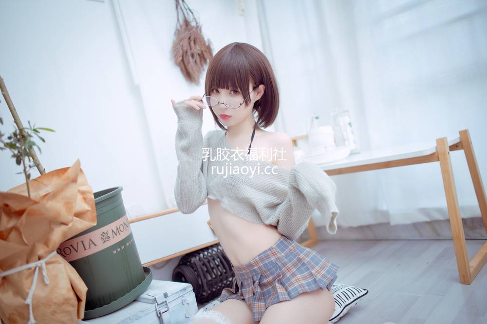 [网红杂图] 南鸽 – 私房 [9P63MB]