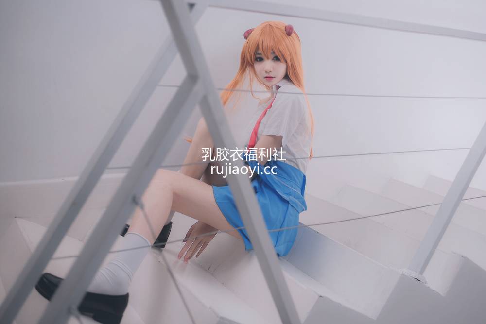 [网红杂图] 南桃Momoko – 明日香制服 [15P69MB]