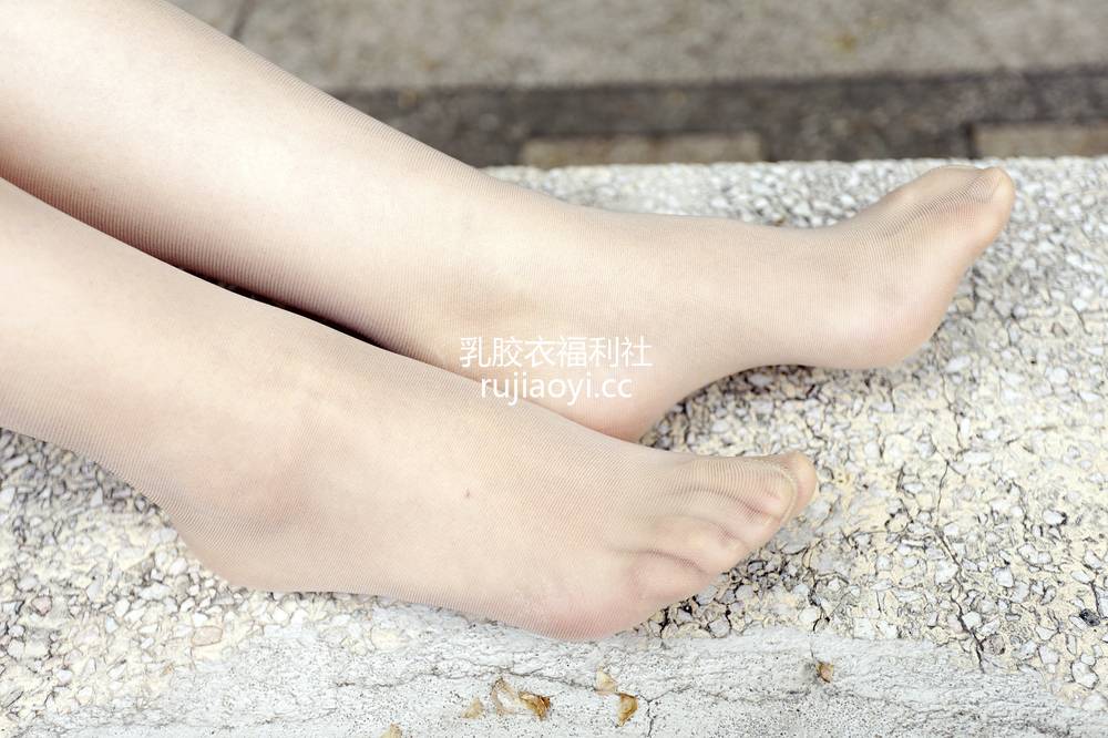 [奈丝写真] NO.105 成希-露背系带度假长度 [36P246M]