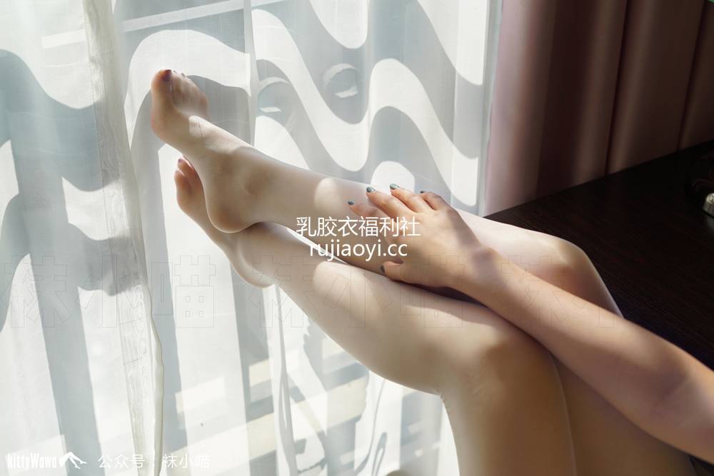 [袜小喵] – KT070《白色恋人》 [59P41M]