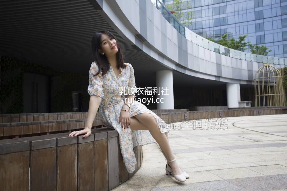 [SiHua丝话] NO.119 诗韵 印花裙的都市美感 [39P74M]