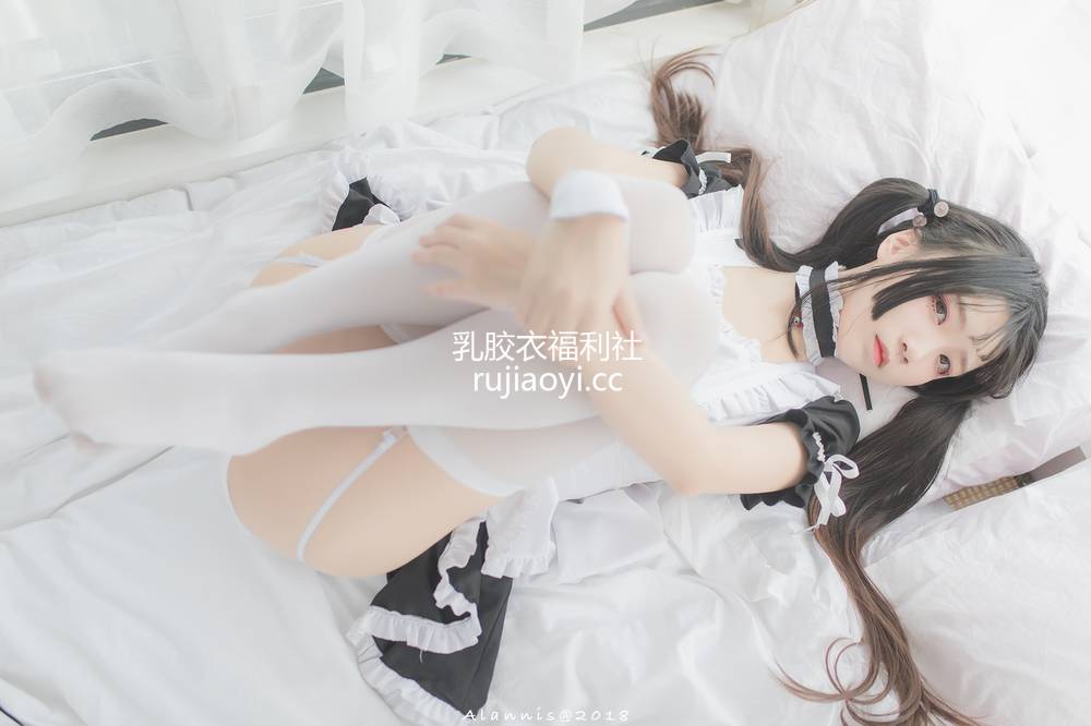 [网红杂图] 五更百鬼 – 女仆 [31P50MB]