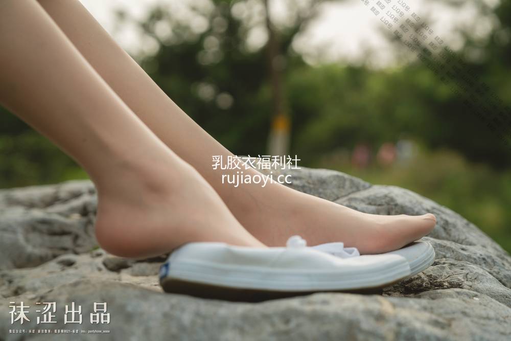 [袜涩] NO.068 思甜 2.0 [53P999MB]
