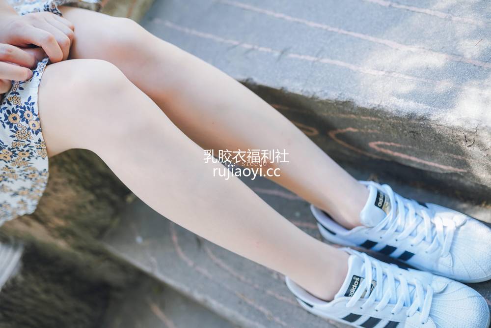 [SIEE丝意] NO.353 玲玲 任岁月沉浮，初心不改 [45P91MB]