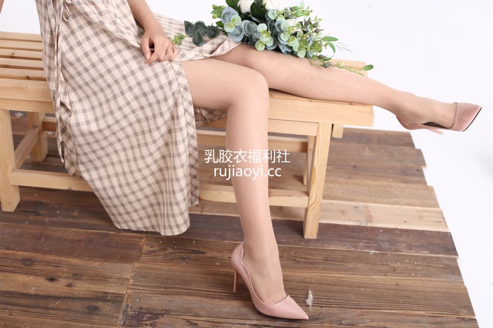 [奈丝写真] NO.128 小橙子-80年代的复古衬衫裙 [41P529MB]