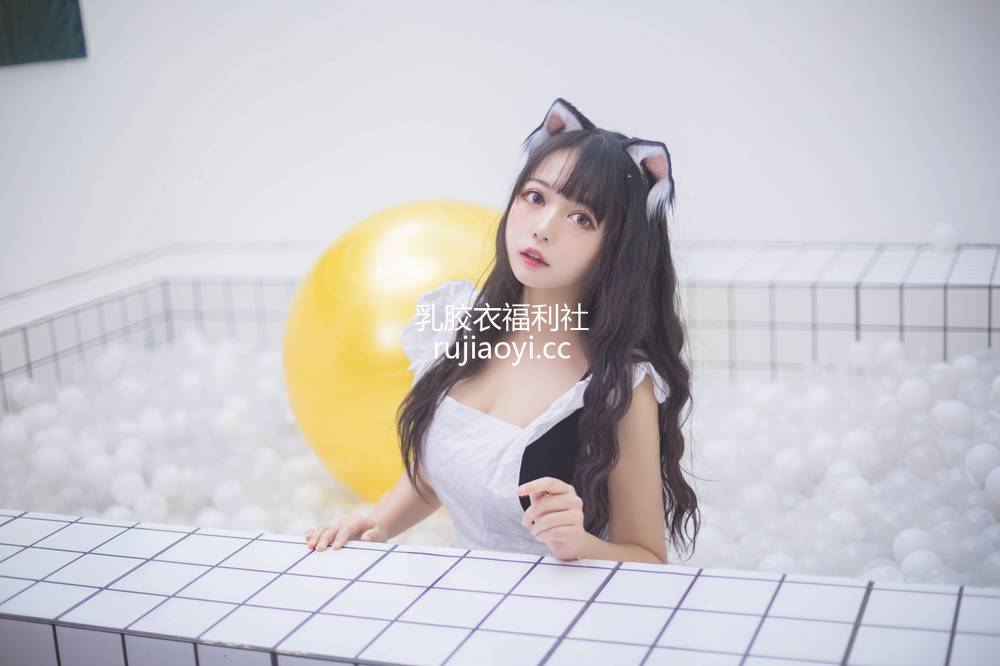 [网红杂图] 黑猫猫OvO – 海洋球喵 [9P9MB]