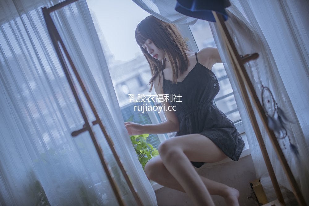 [网红杂图] 南咲咲咲QVQ – 少女闺房 [13P418MB]