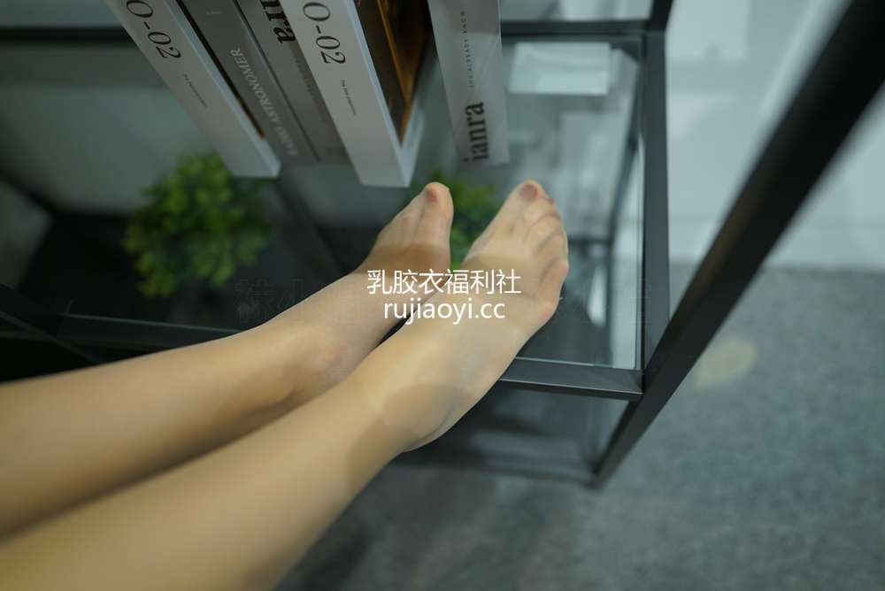 [kittyWawa袜小喵] – KT143《高高在上》[60P44MB]
