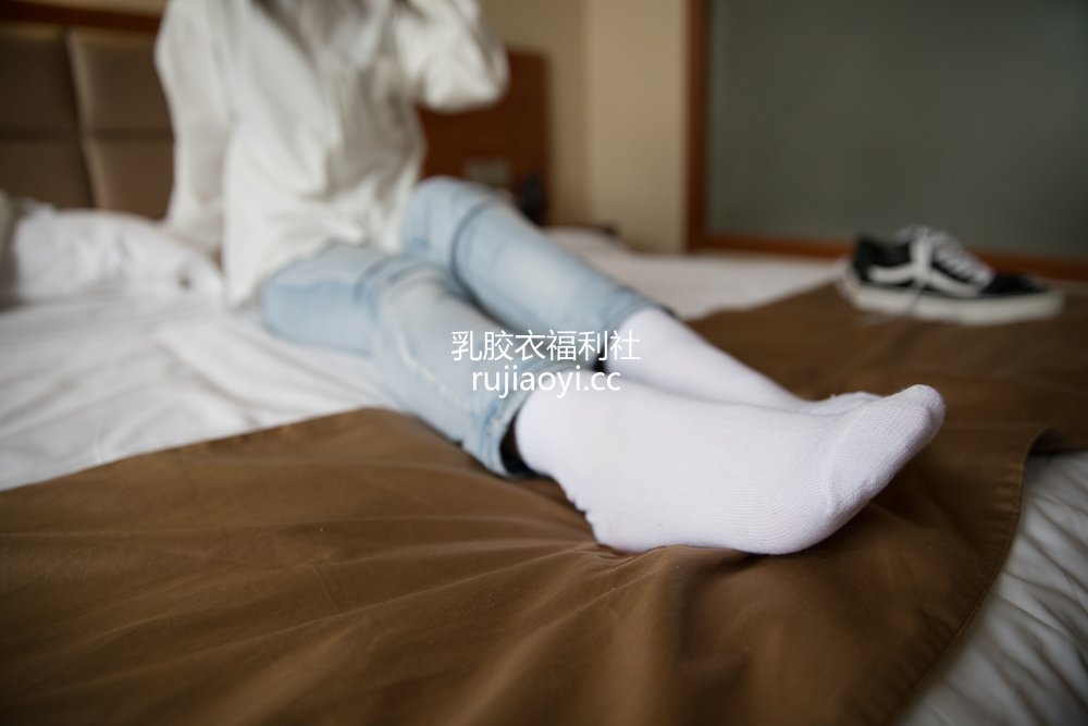 [物恋传媒] No.359 小凌-白色衬衣 [172P1V7.20GB]