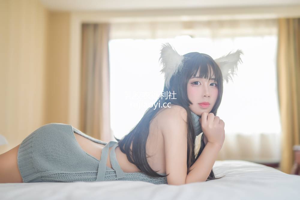 [网红杂图] 九曲Jean – 露背毛衣 [44P90MB]