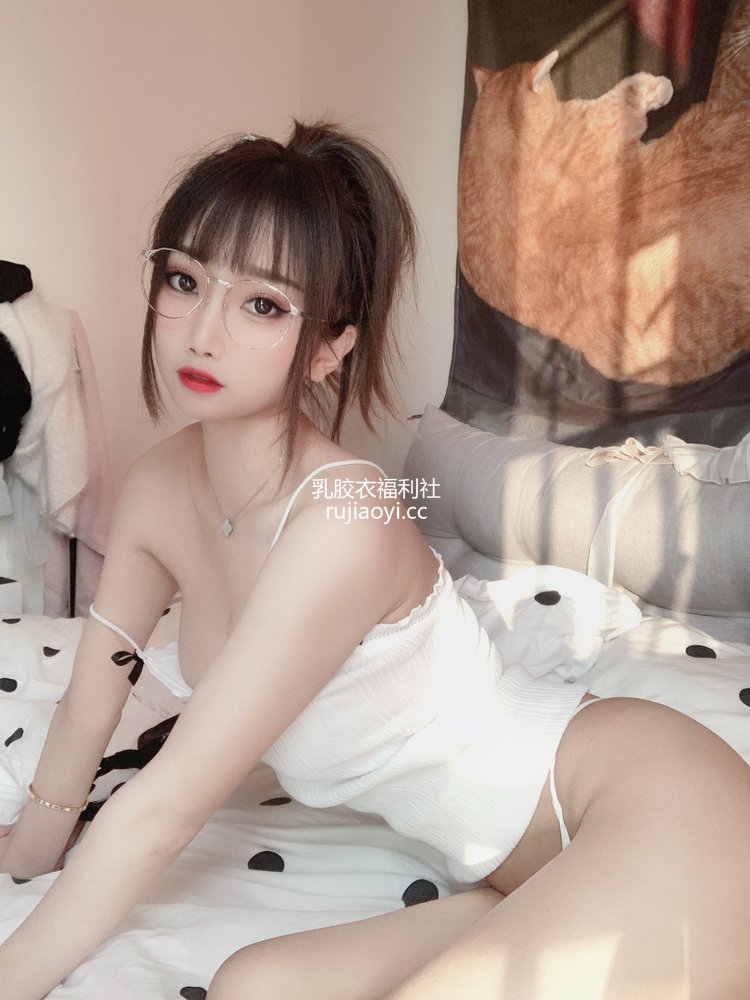 [网红杂图] 鬼畜瑶在不在 – 黄昏 [50P1V136M]