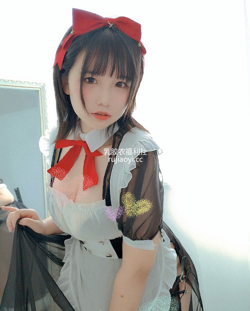 [网红杂图] 阿半今天很开心 – 女仆 [9P31MB]