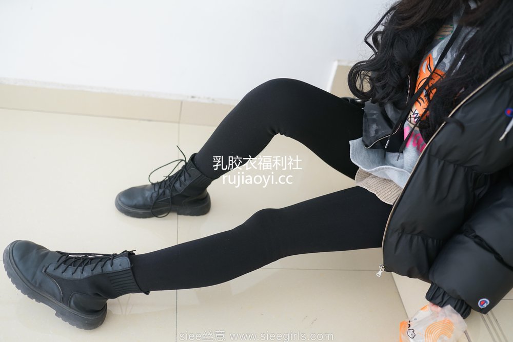 [SIEE丝意] NO.433 含含～伊人在水一方 [64P115MB]