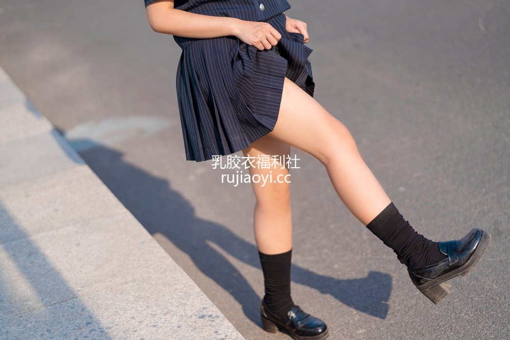 [网红杂图] 蠢沫沫 – JK制服 [40P598MB]