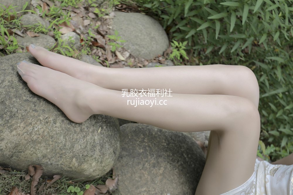 [SiHua丝话] NO.138 橘子 长腿旗袍美女露美足 [57P74M]