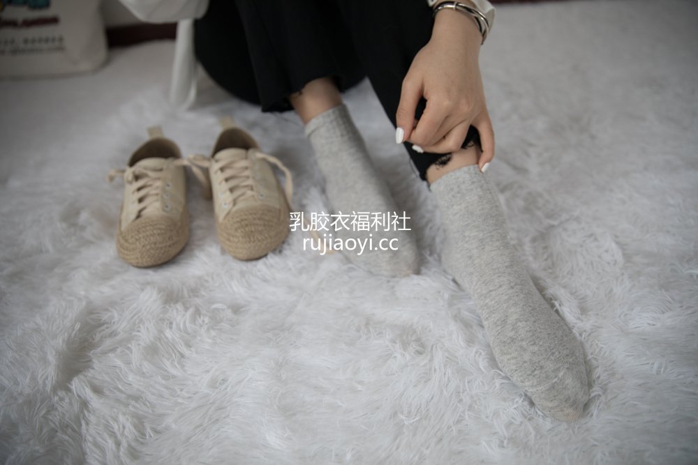 [物恋传媒] No.397 媛媛-笑脸曲奇 [166P1V4.21GB]