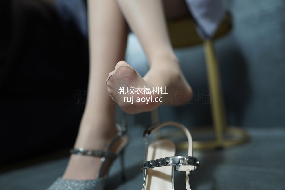[KittyWawa袜小喵] – KT204 迷人的危险 [59P98MB]