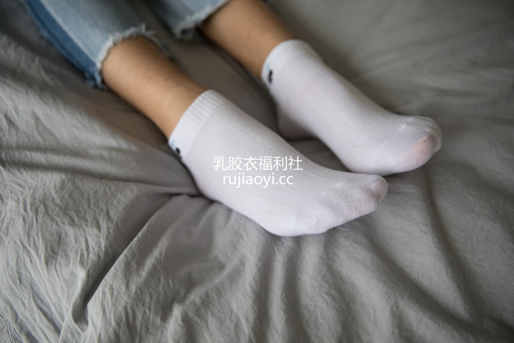 [物恋传媒] No.388 小昭-黄色柠檬草 [175P1V4.04GB]