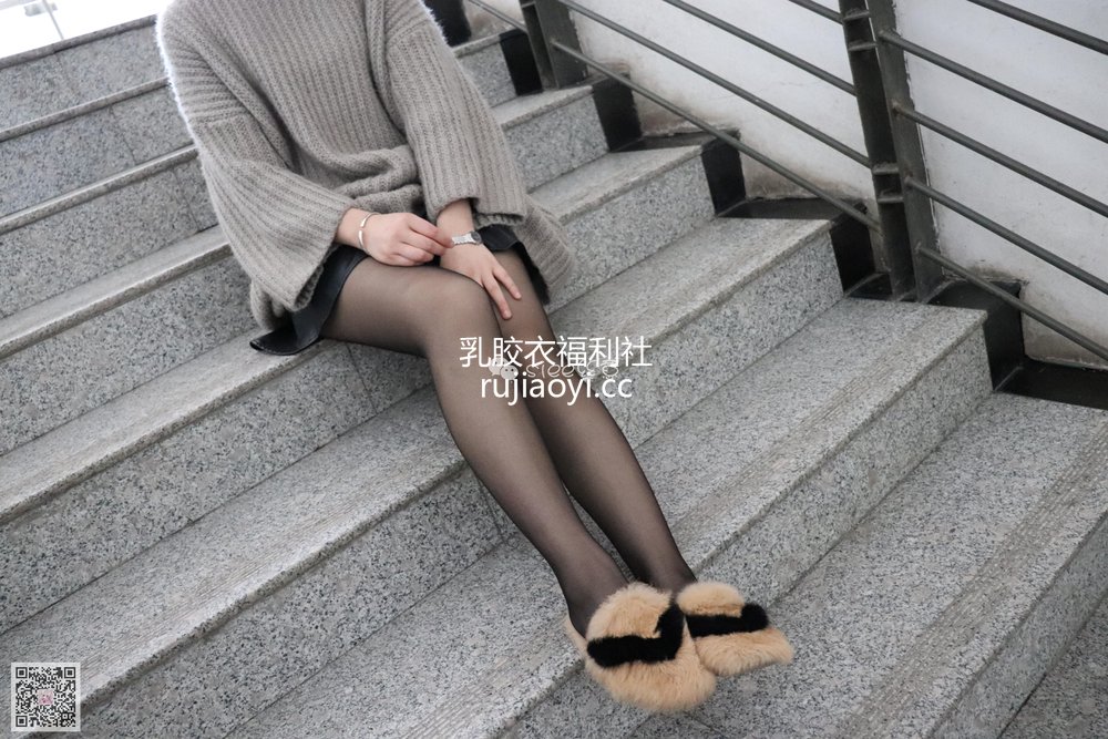 [SIEE丝意] No.069 依依 许久不见的薄黑丝 [53P126MB]