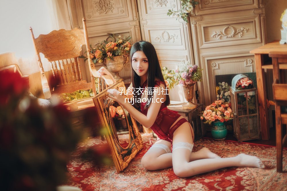 [网红杂图] 源纱希喵喵喵 – 红色内衣 晨风 [12P208MB]