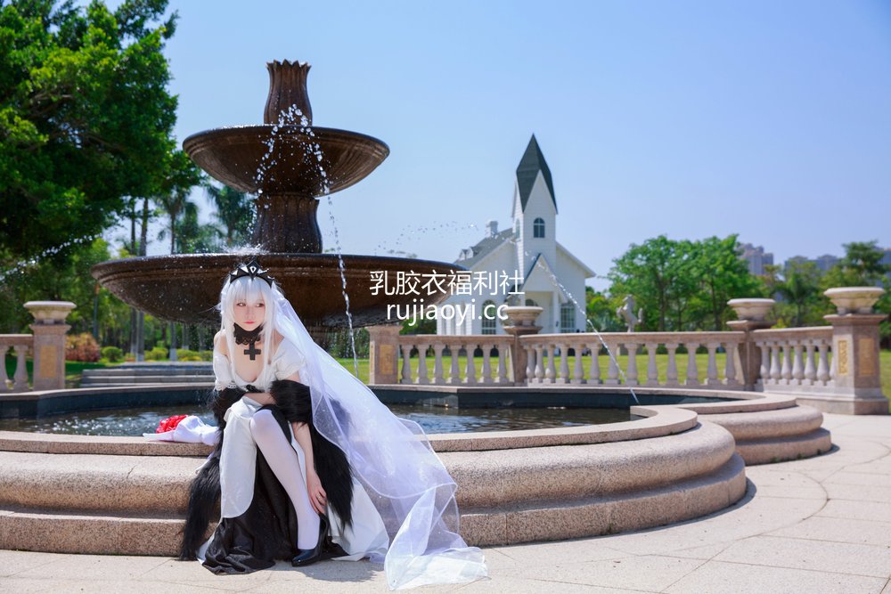 [网红杂图] G44不会受伤 – 98K婚纱 德皇 [25P70MB]