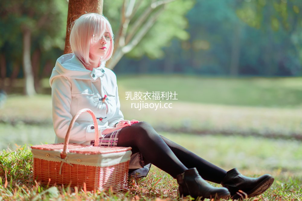 [网红杂图] 塔塔_Lo1iTa – 一号写真本 [40P422MB]