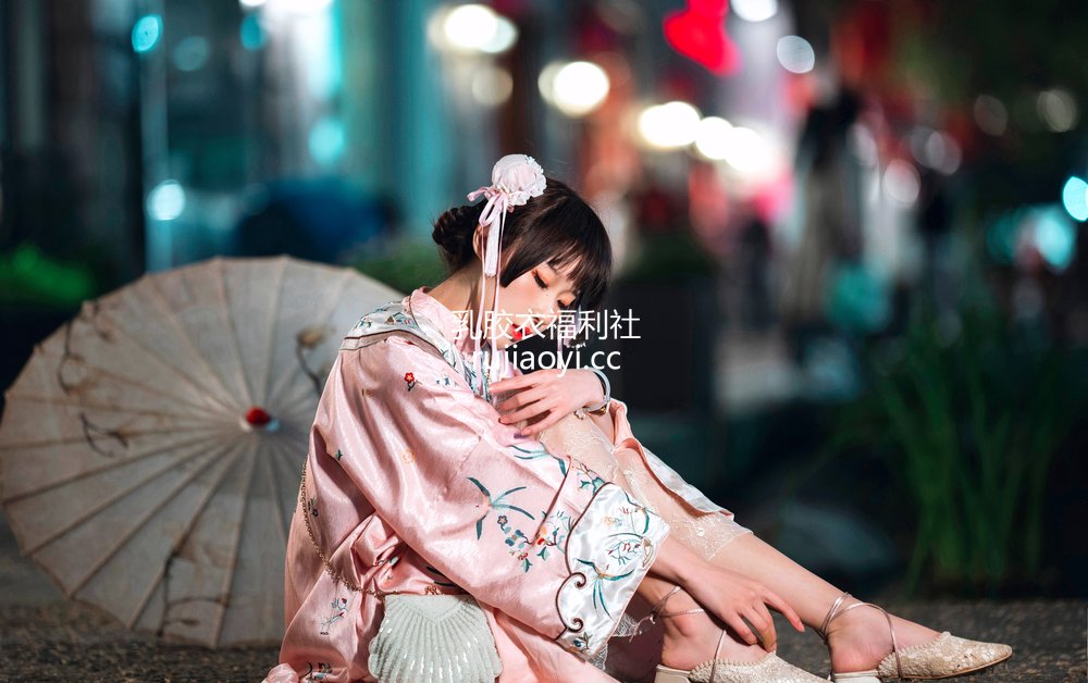 [网红杂图] 阿包也是兔娘 – 国潮少女 [15P114MB]
