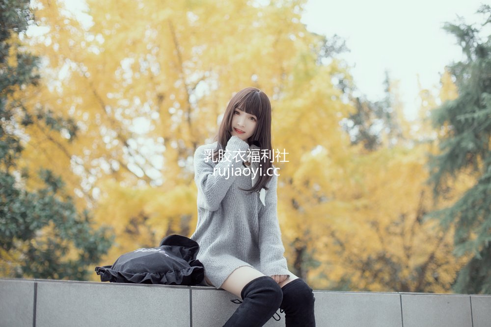 [网红杂图] 古川kagura – 银杏树下 [21P83MB]