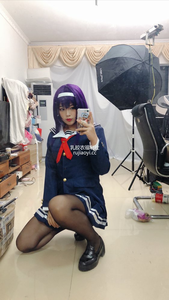 [网红杂图] 白烨 – 学姐校服 [26P58MB]