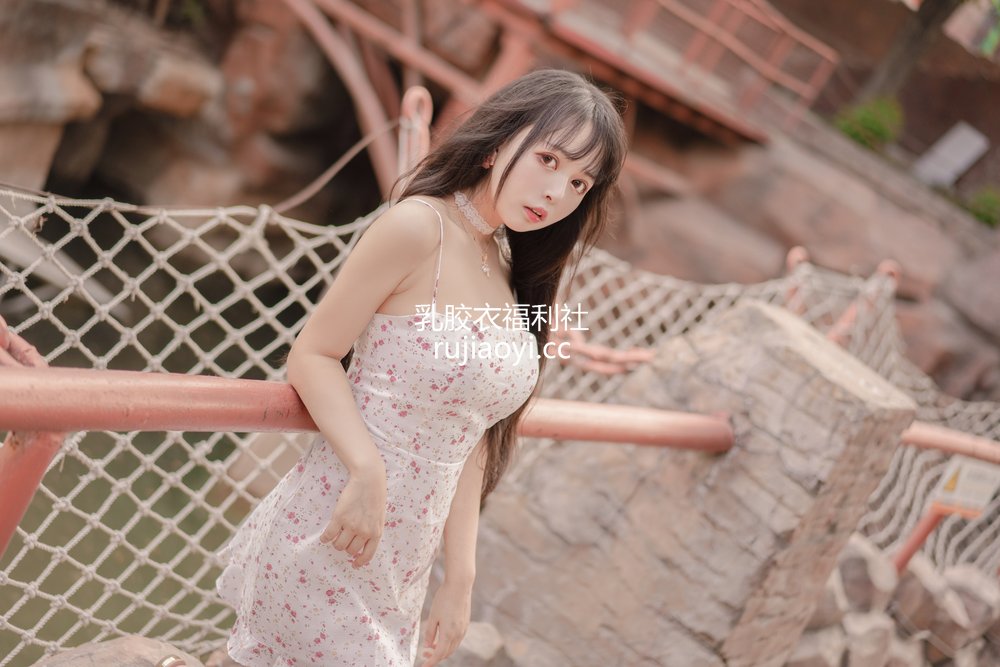 [网红杂图] 黑猫猫OvO – 风 [26P421MB]