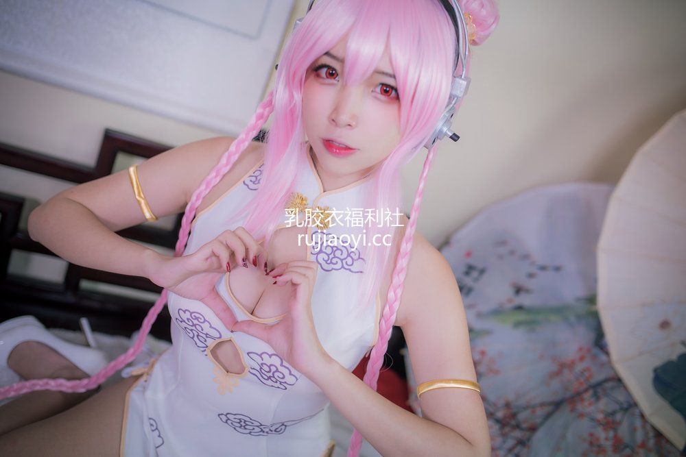 [网红杂图] 二佐Nisa – 索尼子旗袍 [14P59MB]