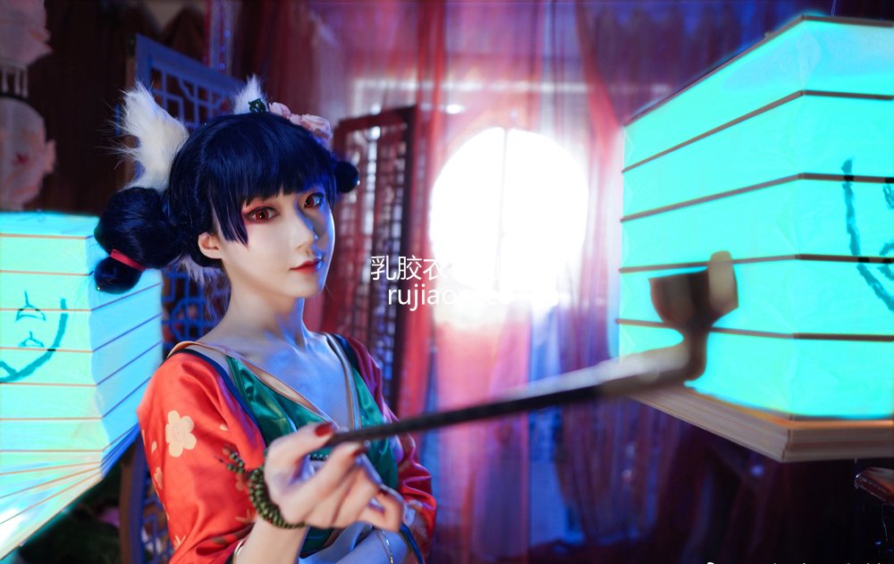 [网红杂图] 阿包也是兔娘 – 白蛇起源宝青坊主 [9P105MB]