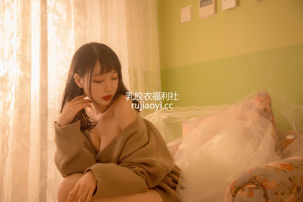 [网红杂图] 周叽是可爱兔兔 – 复古毛衣 [19P163MB]