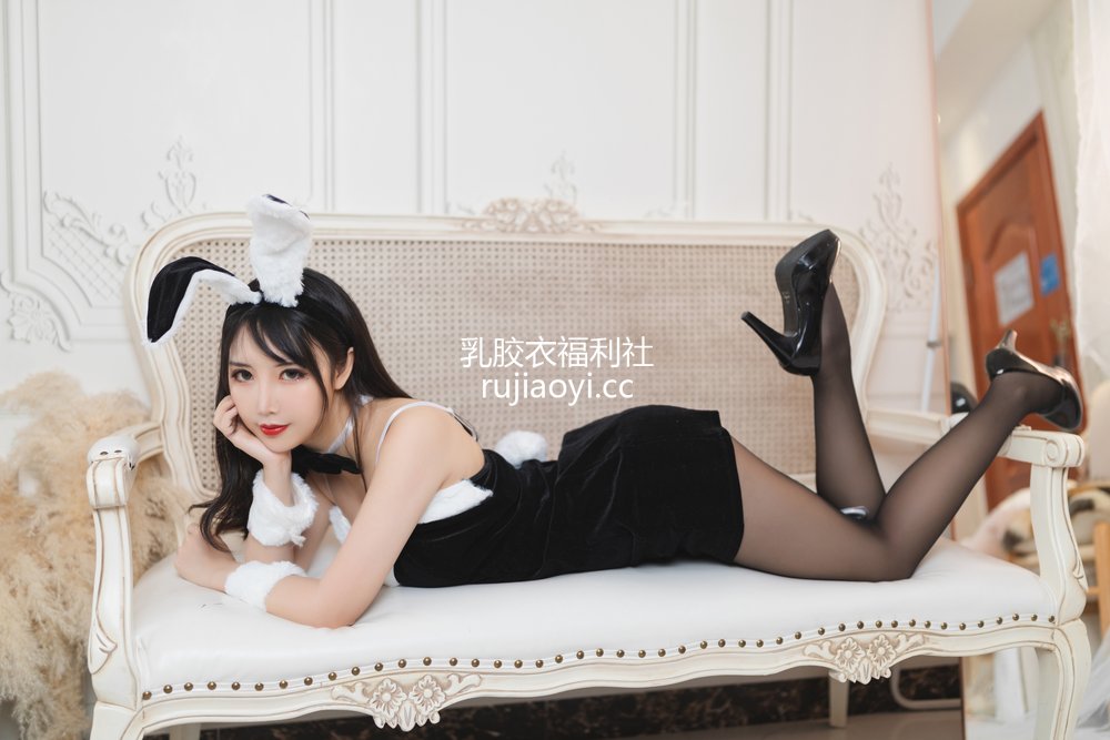 [网红杂图] 面饼仙儿 – 大象兔女郎 [41P463MB]