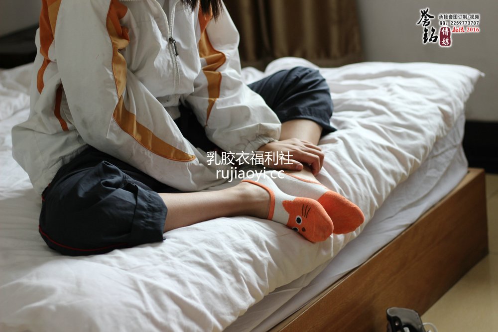 [誉铭传媒] 袜足摄影 《六十三》 [135P56M]