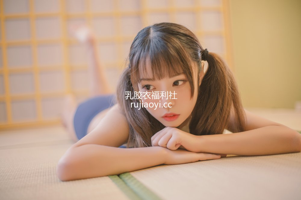 [网红杂图] 白易子教主 – JK [22P64M]