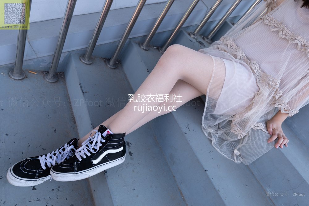 [山茶摄影Iss] NO.186 丝袜穿搭29 [78P302MB]