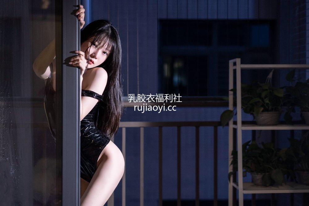 [网红杂图] 香草喵露露 – 阳台 [50P89MB]