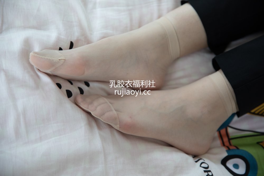 [物恋传媒] No.466 小茶-晨曦咖啡 [141P1V4.05GB]