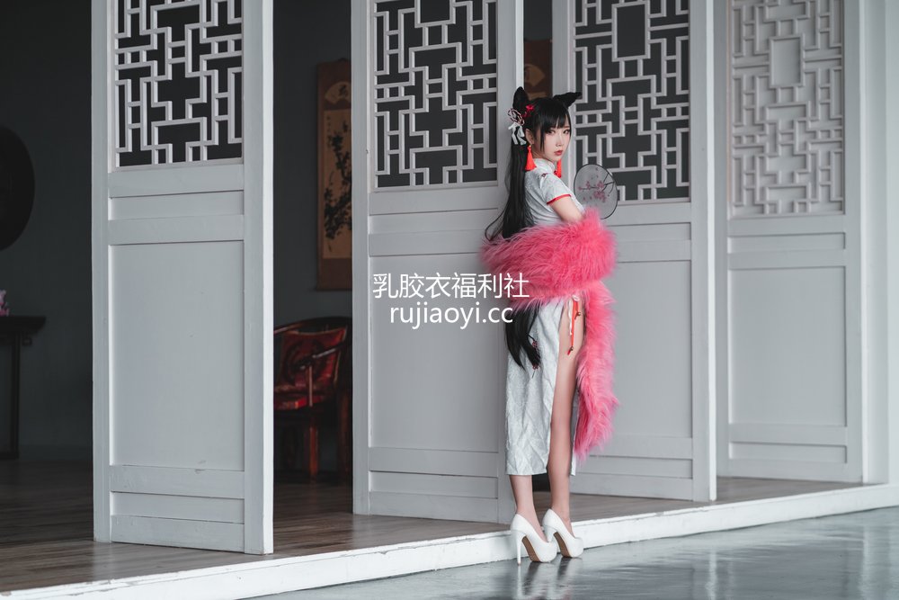 [网红杂图] 面饼仙儿 – 旗袍爱宕 [25P285MB]